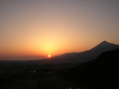 会津磐梯山と夕日写真