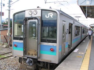 大糸線列車写真・安曇野の旅はJR大糸線が快適です