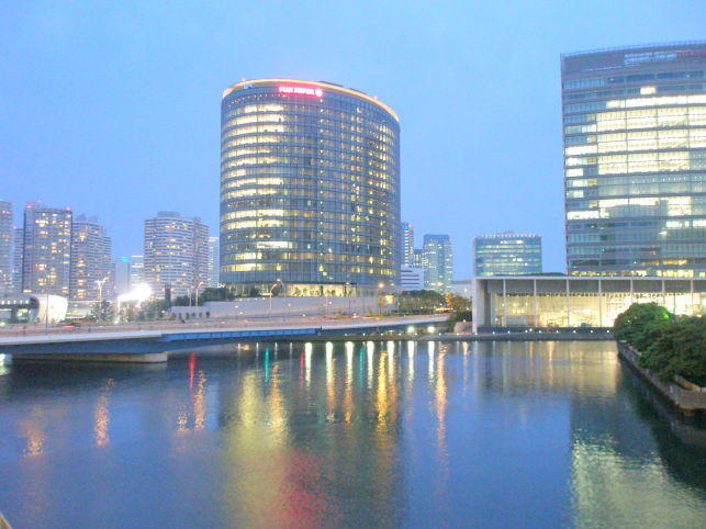 横浜ベイクォーターから見る夜景画像