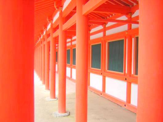 下賀茂神社の回廊写真
