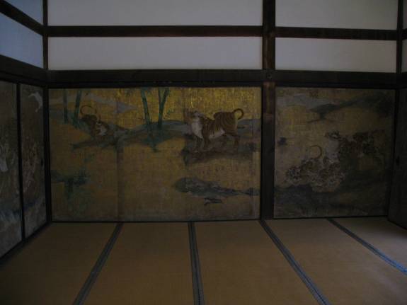 狩野永徳画の虎の間襖絵写真