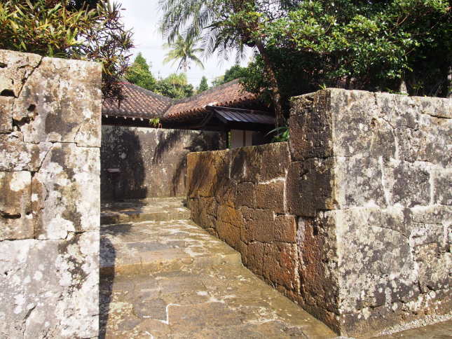 中村家石塀画像