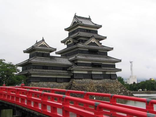 松本城写真・黒いのが特徴です