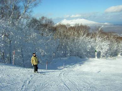 函館七飯スノーパーク頂上からは晴れると駒ケ岳が見事に見えます