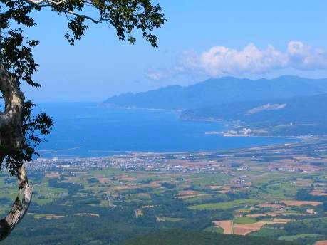 神仙沼の登山口から見た積丹半島と日本海写真