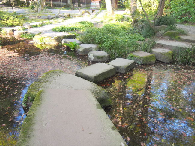尾山神社神苑踏石画像