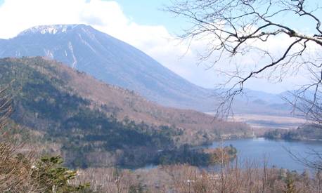 金精峠から見た湯ノ湖と男体山写真