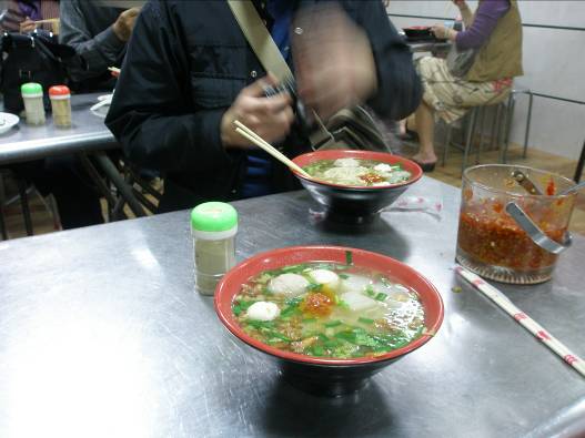 華栄街　魚団子スープ麺