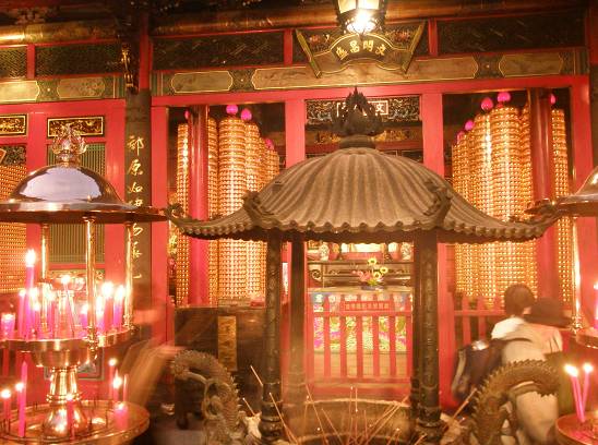 龍山寺後殿写真・文昌帝や媽祖が祭られています