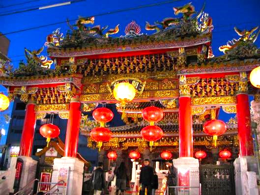 中華街春節燈火の飾りもきれい