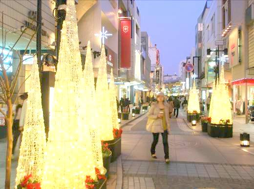 元町通りのライトイルミネーション写真
