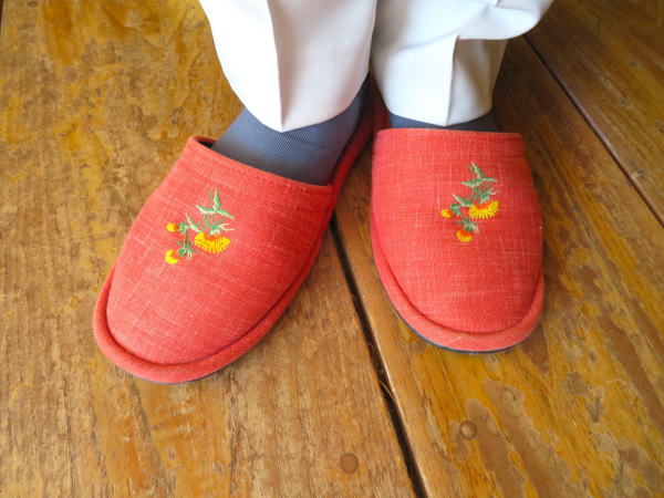 紅花資料館紅花染めスリッパ