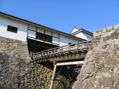 彦根城天秤櫓と廊下橋写真