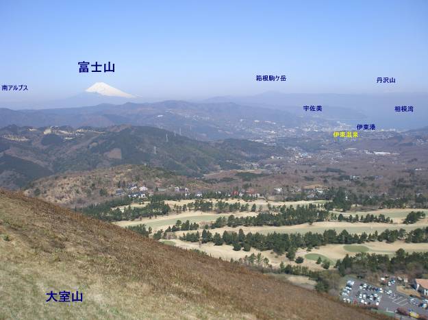 標高580m大室山山頂から見た伊東周辺地名入り写真