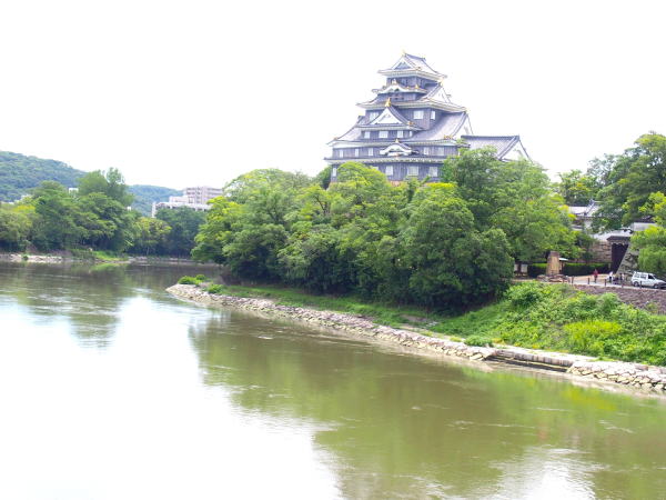 後楽園から見る岡山城画像
