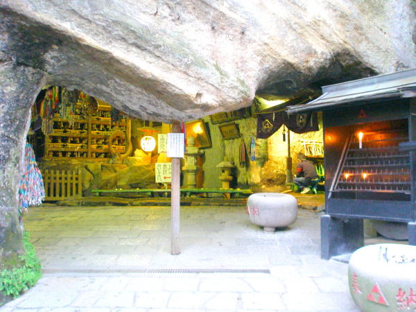 ���q����������