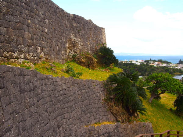 沖縄の海勝連城