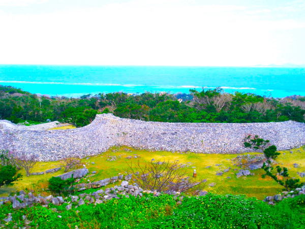 沖縄の海今帰仁城