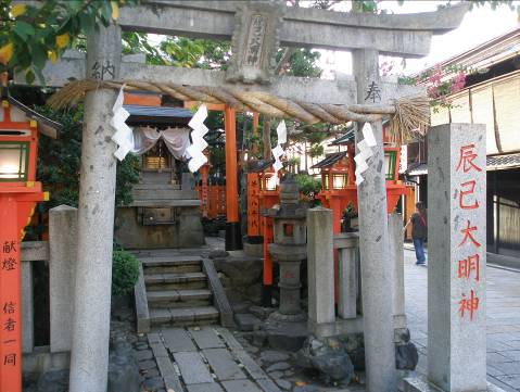 辰巳神社写真