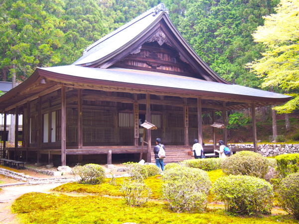 ���}�@�{��