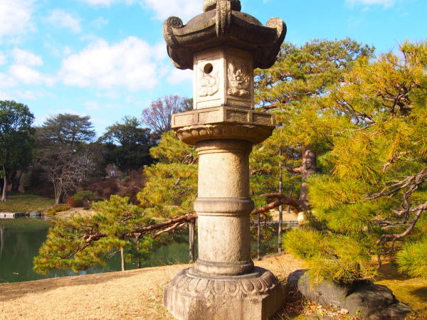 六義園庭園灯籠