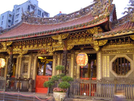 龍山寺の写真・龍山寺は台北最古の寺院です