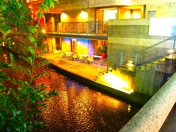 ������͔Ȃ̈��H�X