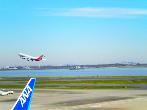 東京の海羽田空港第２ビル
